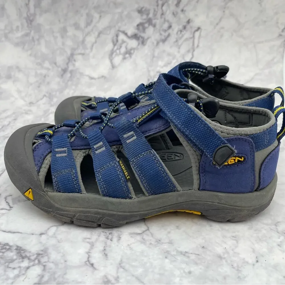 Keen, Blue and Grey Washable Sandals. Kids Size 5. Excellent condition!